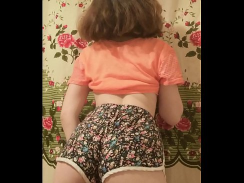 ❤️ Seksi mlada bejba se pred kamero sleče s kratkih hlač ️❌  Seks pri nas ﹏