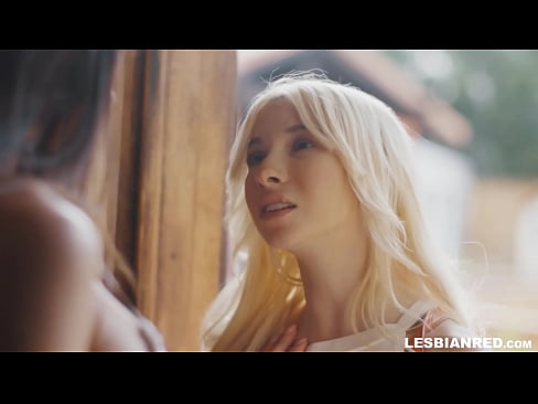 ❤️ Dekle pride domov čez nekaj mesecev in na koncu poje pičko svoje mačehe ️❌  Seks pri nas ﹏